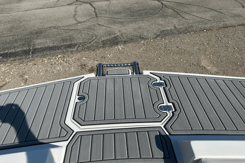 Slide: The Image of Starcraft 210SVX IO 2025 - 17