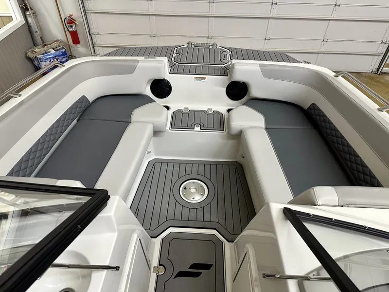 Slide: The Image of Starcraft 210SVX OB 2026 - 10