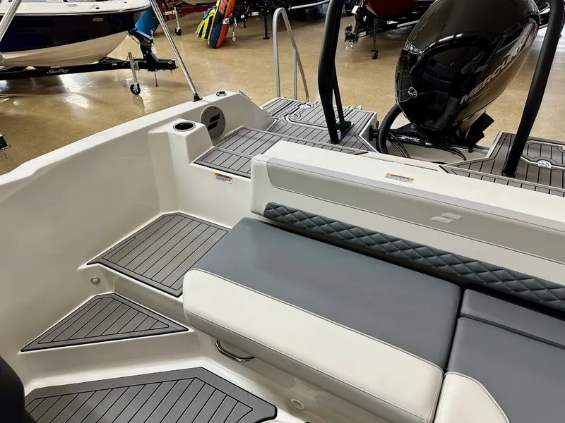 Slide: The Image of Starcraft 210SVX OB 2026 - 13