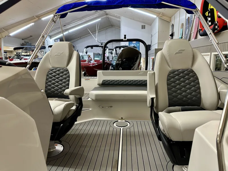 Slide: The Image of Starcraft 210SVX OB 2026 - 25