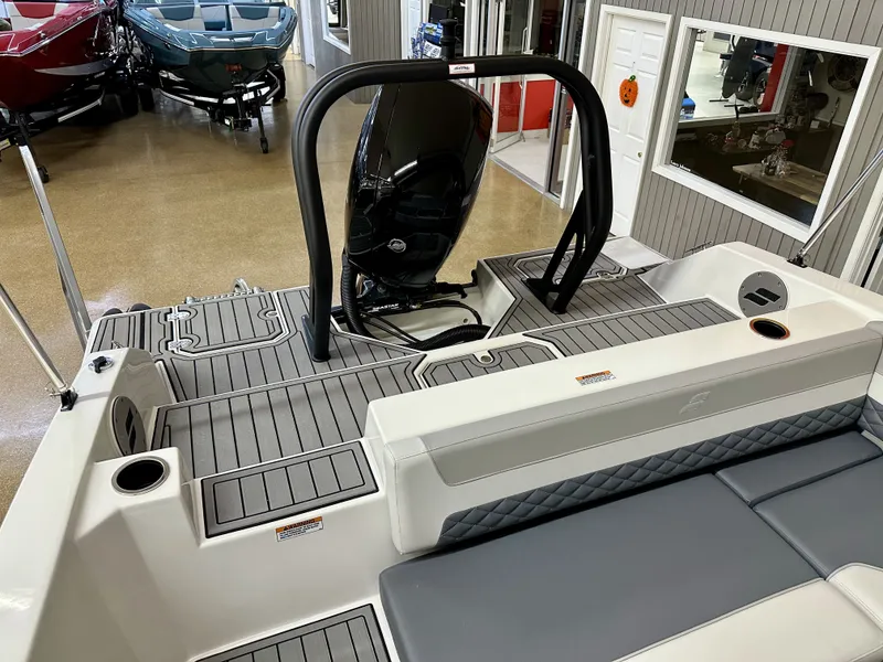 Slide: The Image of Starcraft 210SVX OB 2026 - 27