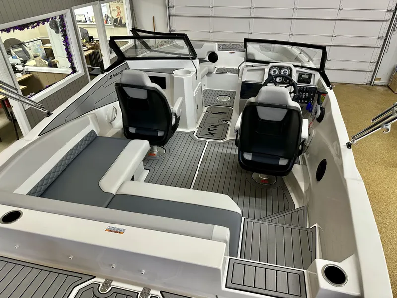 Slide: The Image of Starcraft 210SVX OB 2026 - 8