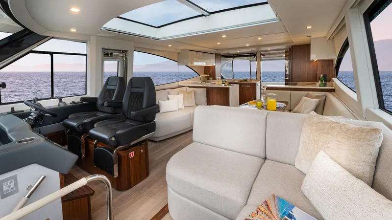 Slide: The Image of Riviera 6200 Sport Yacht Platinum Edition 2026 - 4