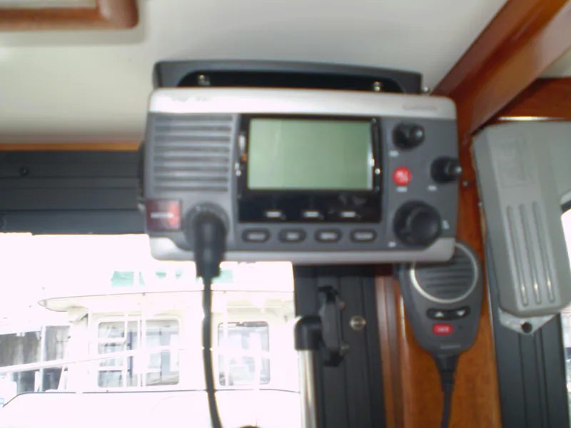 Slide: The Image of Boat radio equipment inside a 2000 Devlin Surf Scoter. - 28