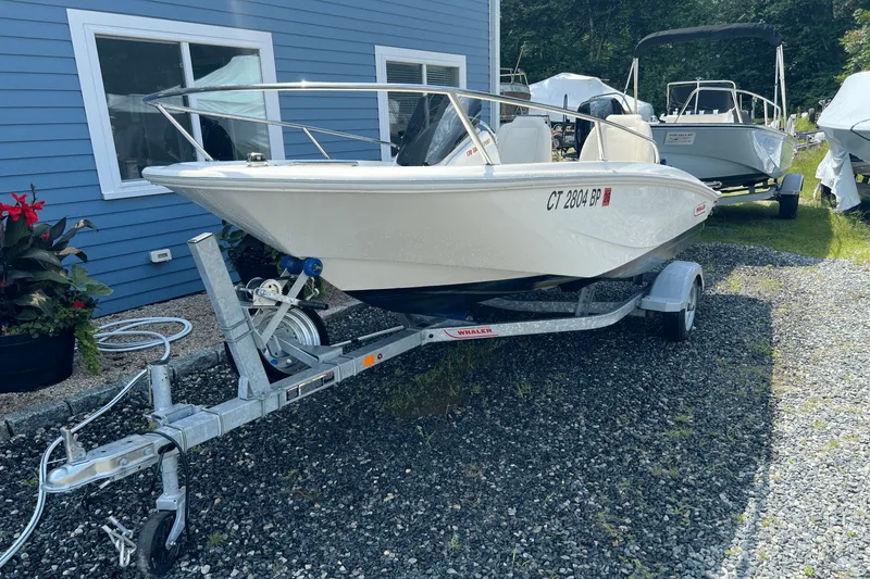 Slide: The Image of Boston Whaler 130 SUPER SPORT 2023 - 15