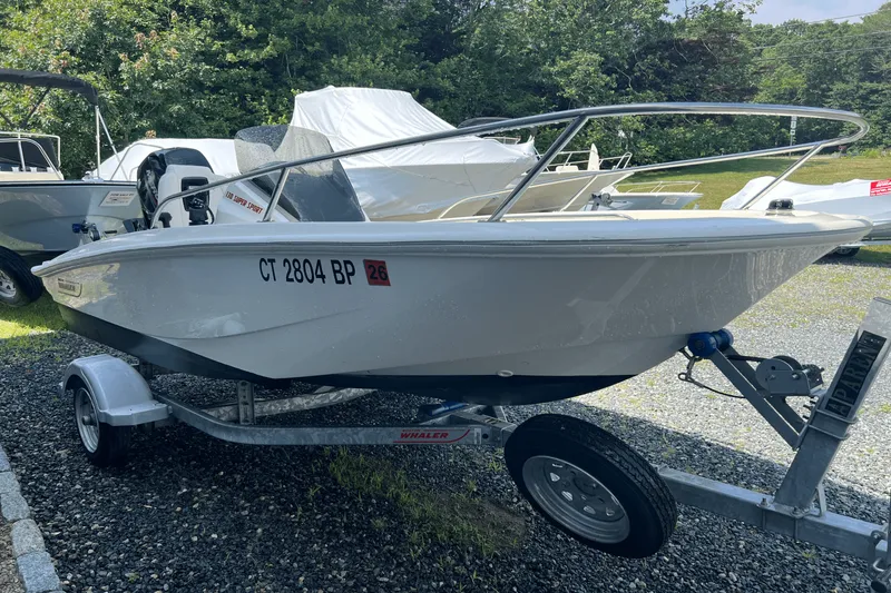 Slide: The Image of Boston Whaler 130 SUPER SPORT 2023 - 16