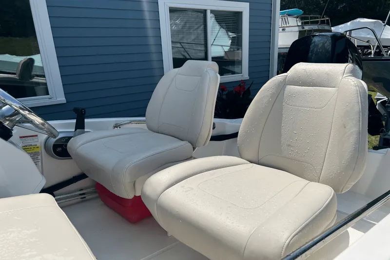 Slide: The Image of Boston Whaler 130 SUPER SPORT 2023 - 4