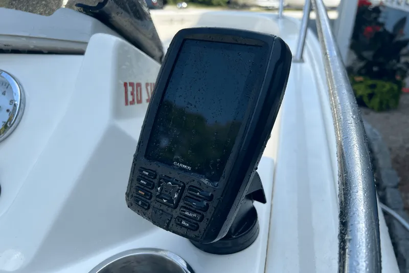 Slide: The Image of Boston Whaler 130 SUPER SPORT 2023 - 8