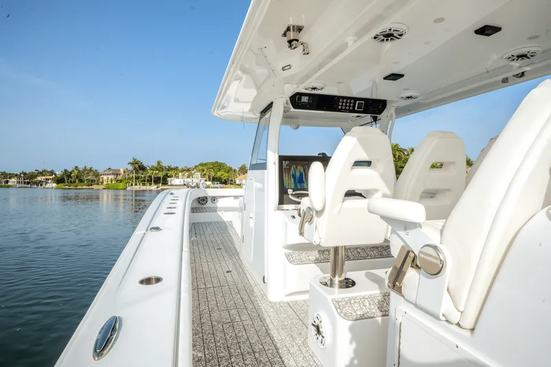 Slide: The Image of Freeman 47 T 2023 - 34