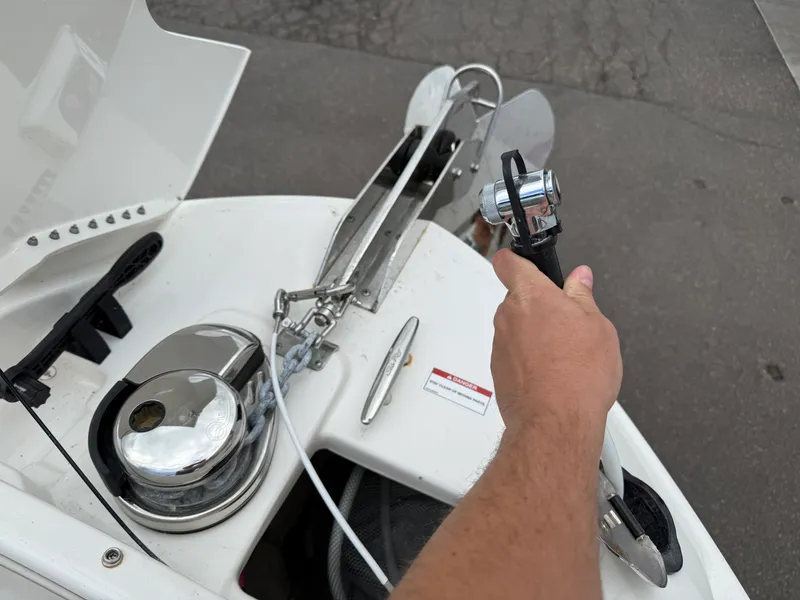 Slide: The Image of Sea Ray 280 SLX 2024 - 12