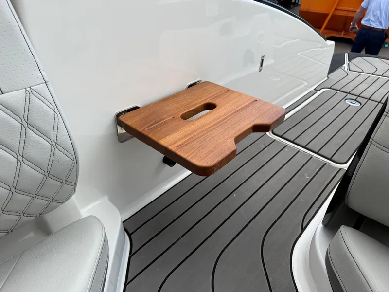 Slide: The Image of Sea Ray 280 SLX 2024 - 31