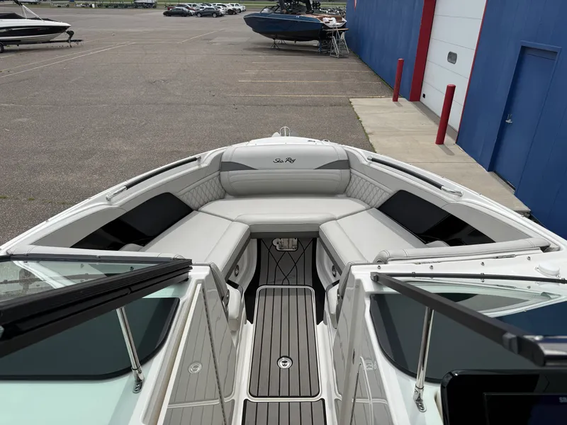 Slide: The Image of Sea Ray 280 SLX 2024 - 67