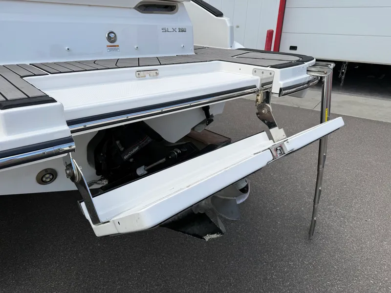 Slide: The Image of Sea Ray 280 SLX 2024 - 42