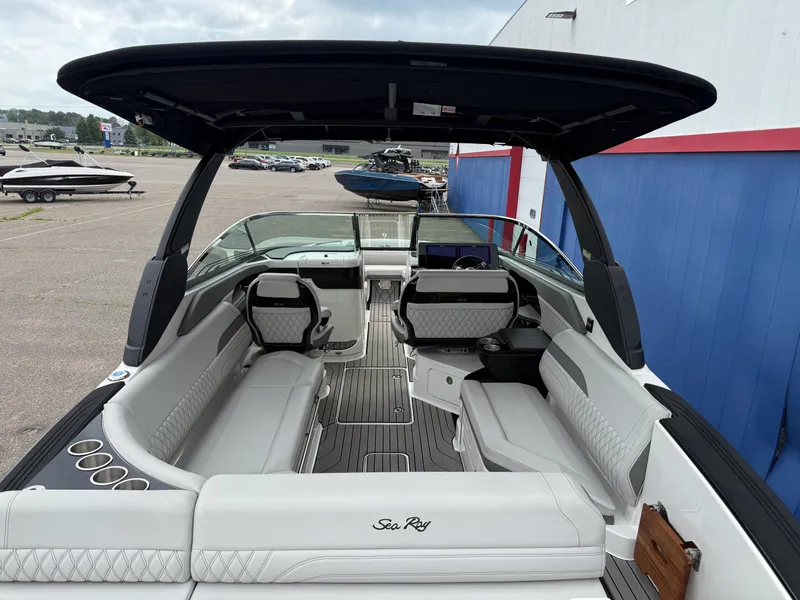 Slide: The Image of Sea Ray 280 SLX 2024 - 8