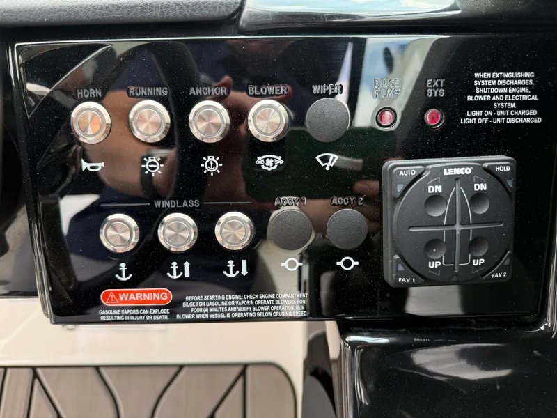 Slide: The Image of Sea Ray 280 SLX 2024 - 22