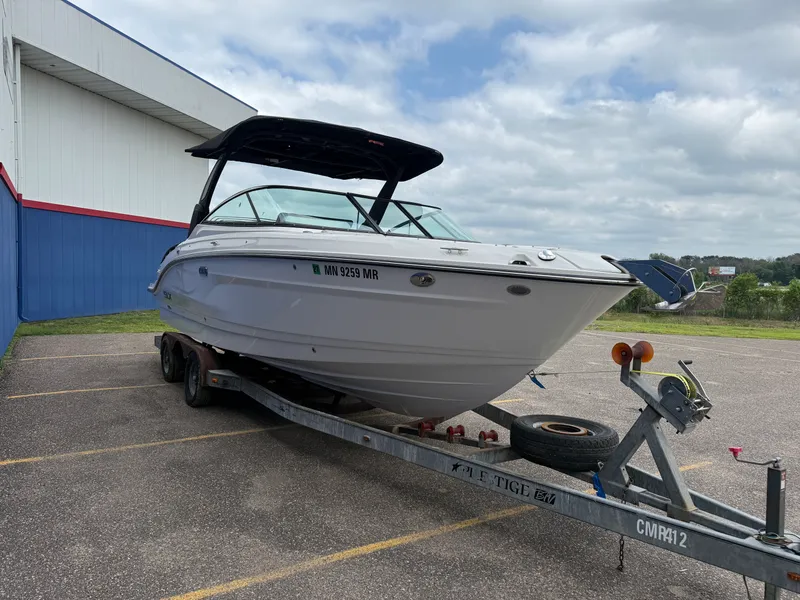 Slide: The Image of Sea Ray 280 SLX 2024 - 3