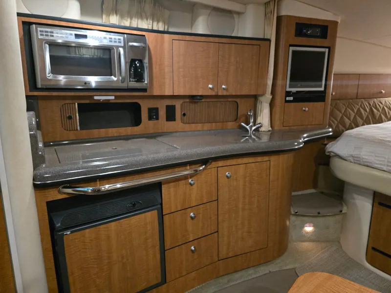 Slide: The Image of Sea Ray 320 Sundancer 2006 - 16