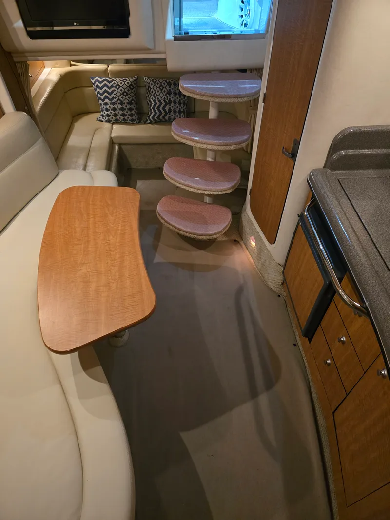 Slide: The Image of Sea Ray 320 Sundancer 2006 - 18