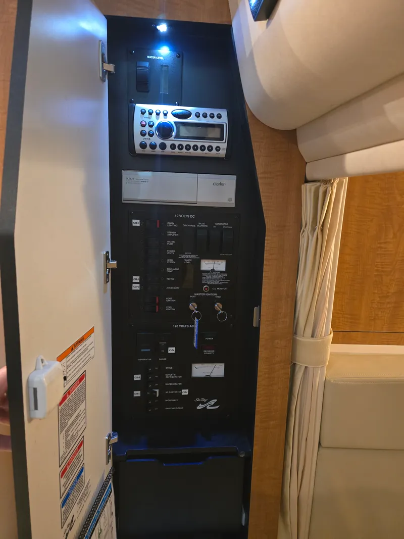 Slide: The Image of Sea Ray 320 Sundancer 2006 - 25