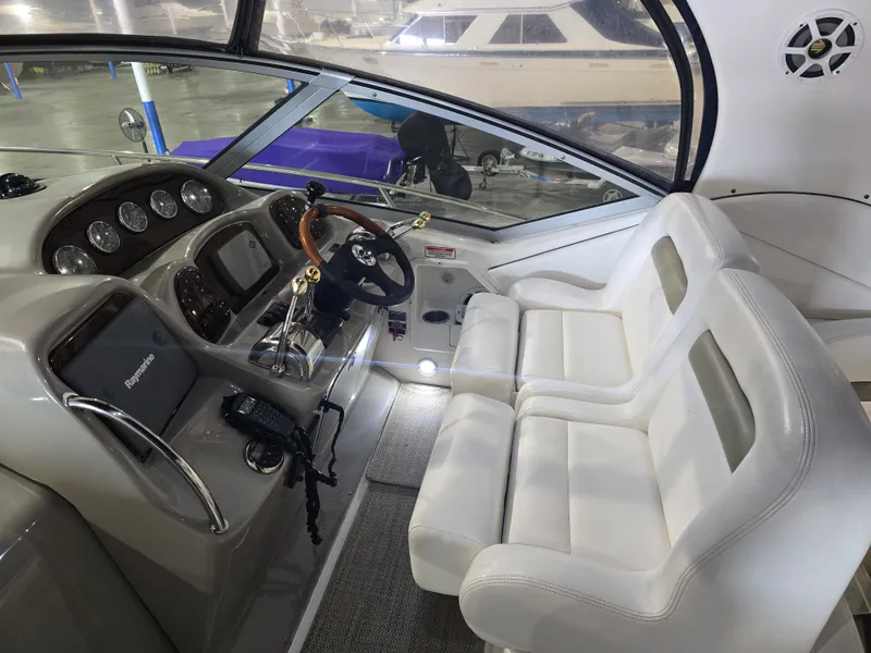 Slide: The Image of Sea Ray 320 Sundancer 2006 - 5