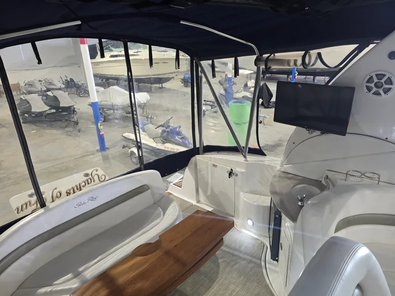 Slide: The Image of Sea Ray 320 Sundancer 2006 - 9