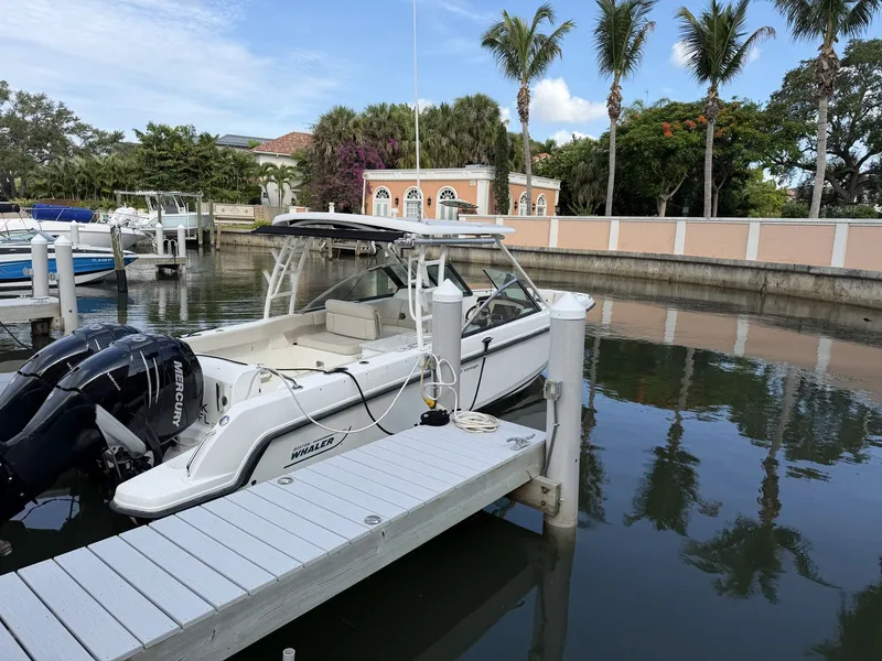 Slide: The Image of Boston Whaler 270 VANTAGE 2016 - 1