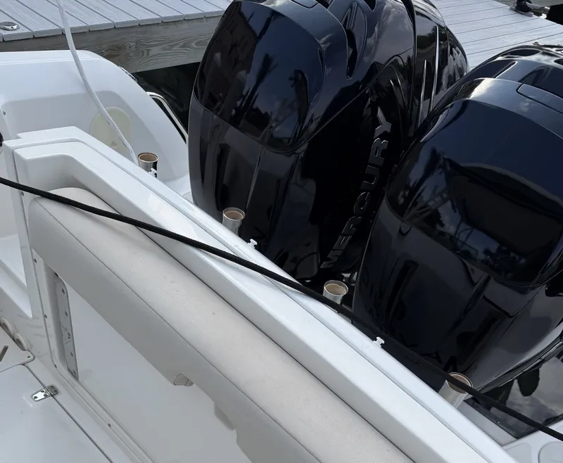 Slide: The Image of Boston Whaler 270 VANTAGE 2016 - 10