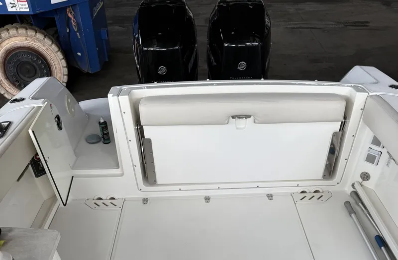 Slide: The Image of Boston Whaler 270 VANTAGE 2016 - 3