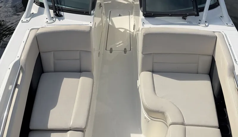 Slide: The Image of Boston Whaler 270 VANTAGE 2016 - 7