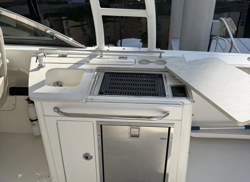 Slide: The Image of Boston Whaler 270 VANTAGE 2016 - 8