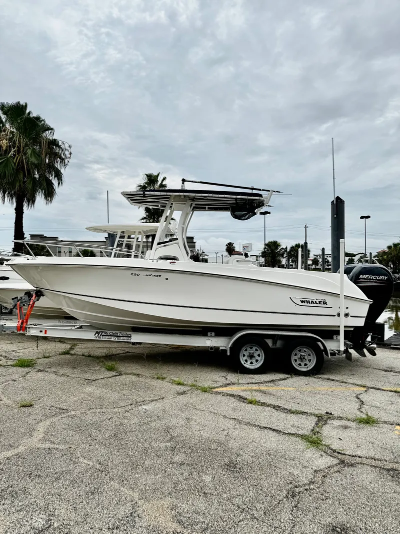 The Image of Boston Whaler 220 OUTRAGE 2016 - undefined