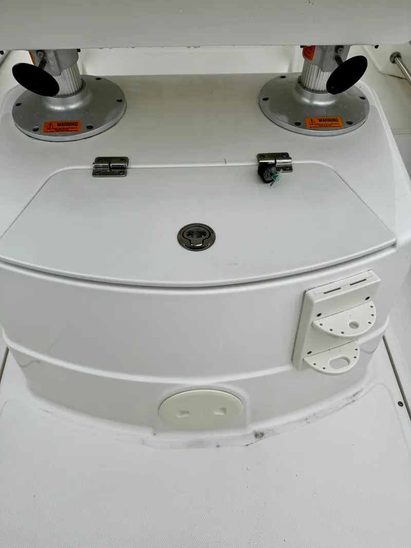 Slide: The Image of Boston Whaler 220 OUTRAGE 2016 - 11