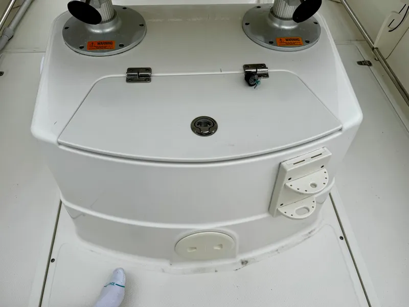 Slide: The Image of Boston Whaler 220 OUTRAGE 2016 - 13