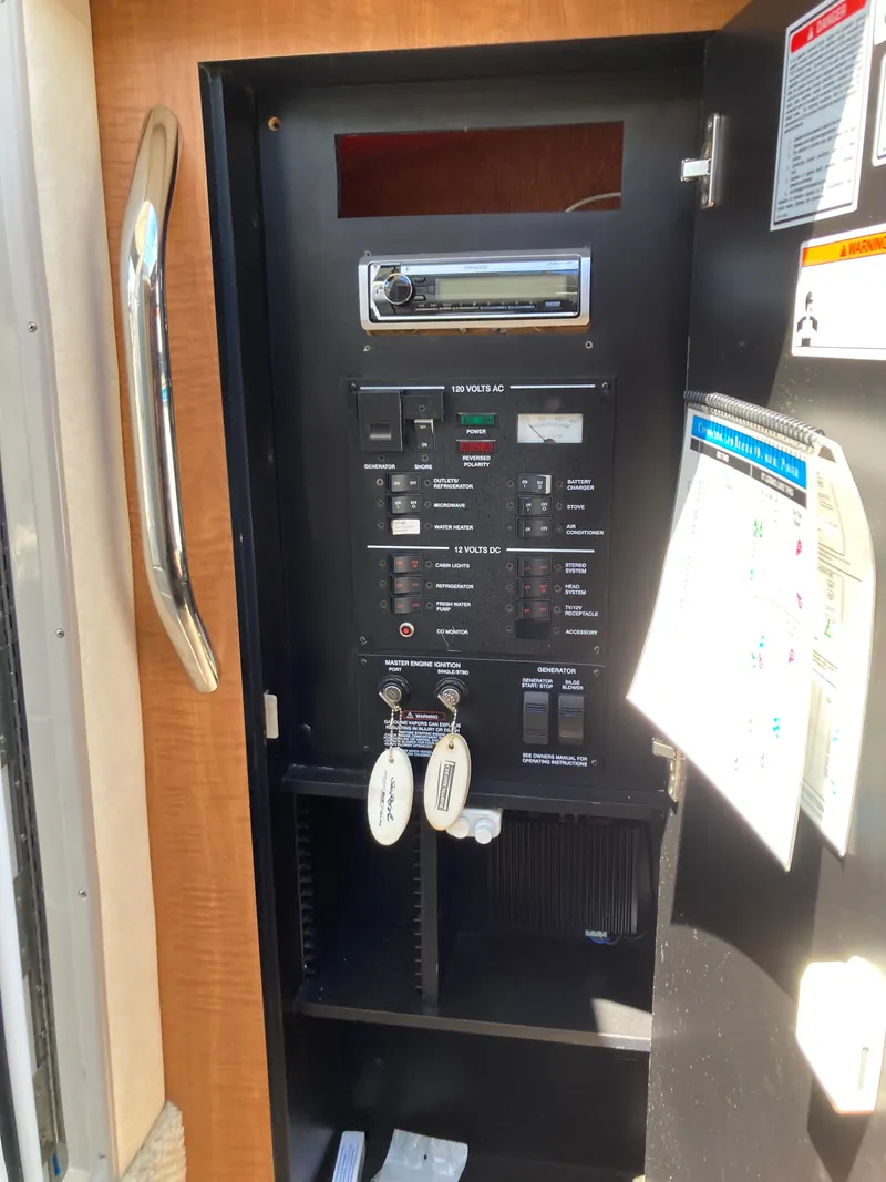 Slide: The Image of Sea Ray 290 SUNDANCER 2006 - 23