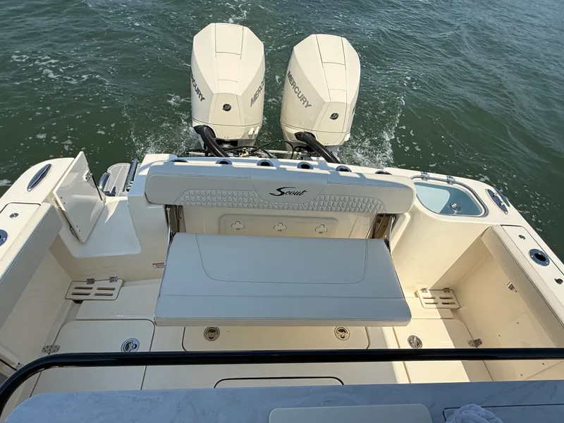 Slide: The Image of Scout 260LXF 2027 - 9