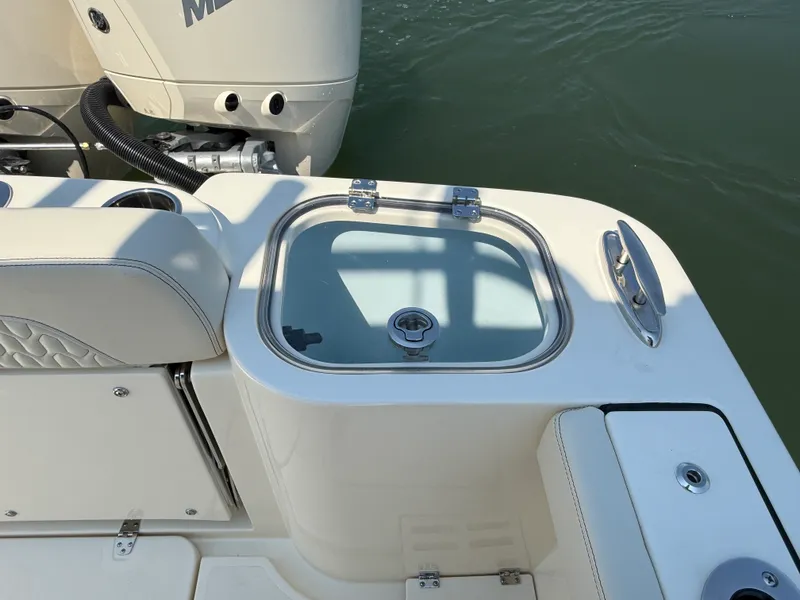 Slide: The Image of Scout 260LXF 2027 - 8