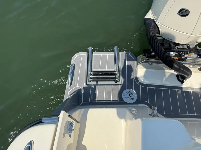 Slide: The Image of Scout 260LXF 2027 - 7