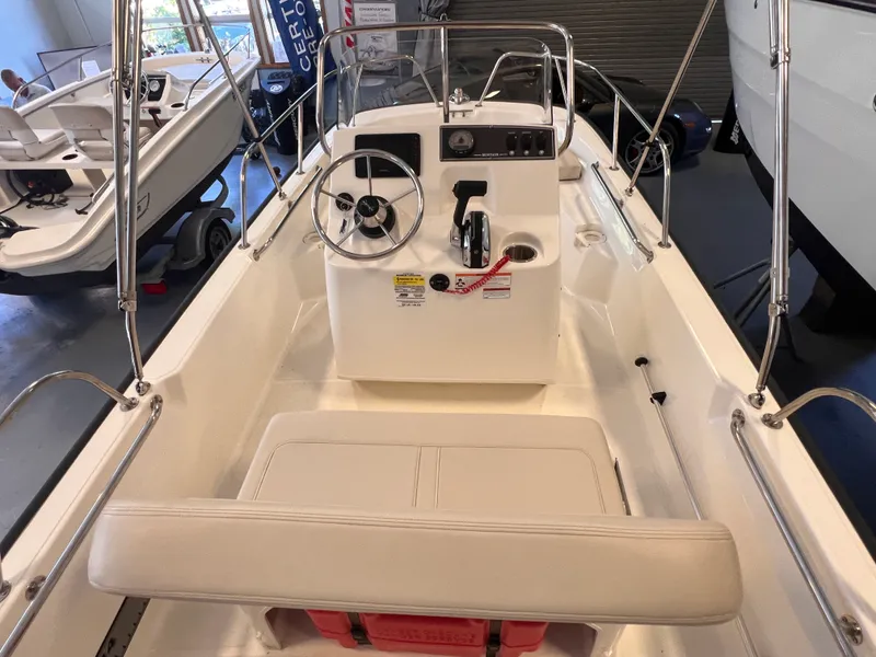 Slide: The Image of Boston Whaler 150 MONTAUK 2023 - 13