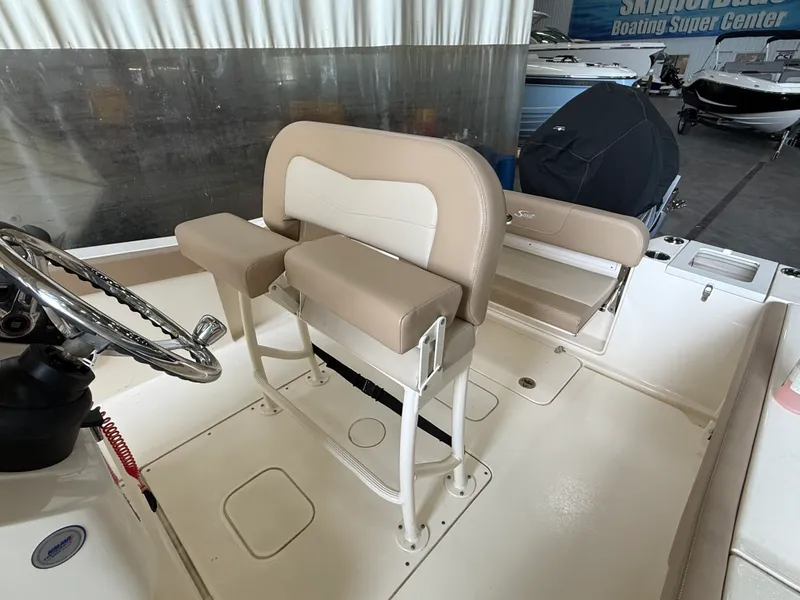 Slide: The Image of Scout 240 XSF 2024 - 5