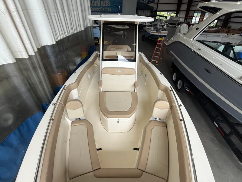 Slide: The Image of Scout 240 XSF 2024 - 12