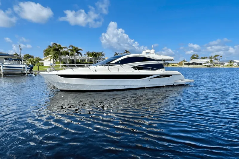 Slide: The Image of Galeon 430 HTC 2018 - 3