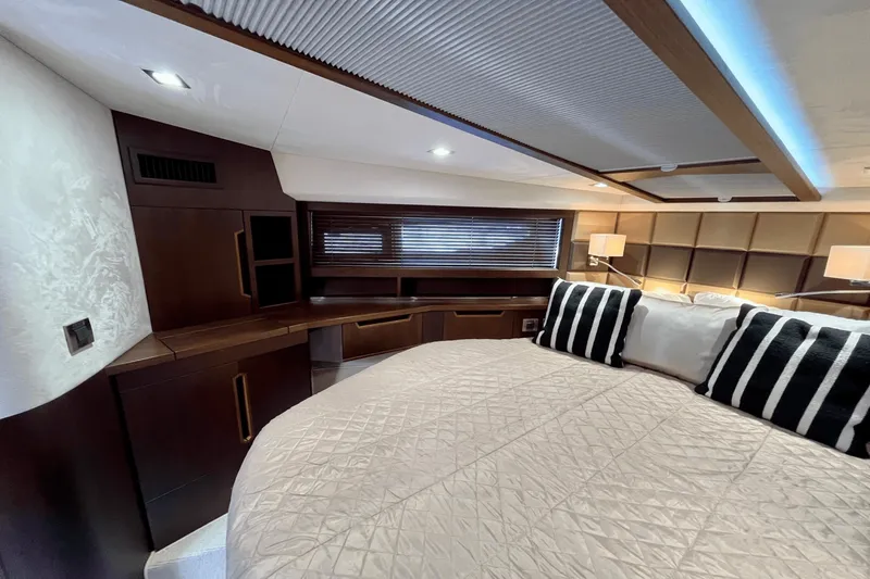 Slide: The Image of Galeon 430 HTC 2018 - 32