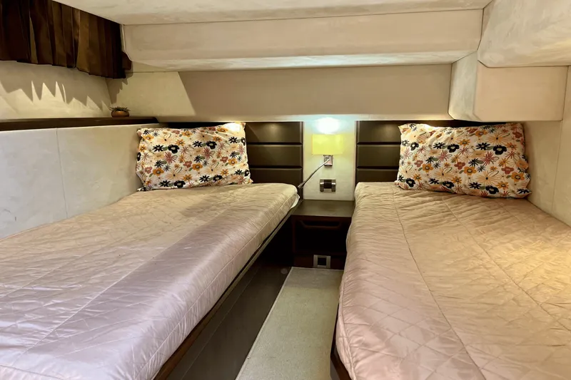 Slide: The Image of Galeon 430 HTC 2018 - 34