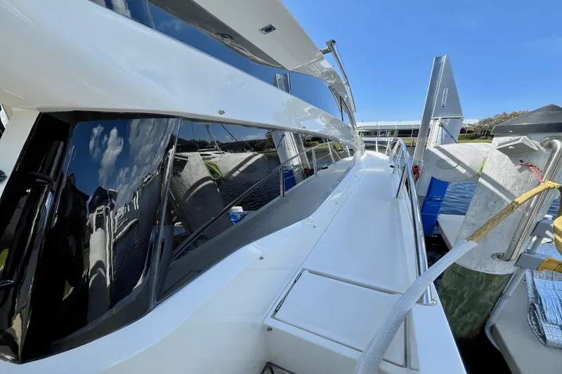 Slide: The Image of Galeon 430 HTC 2018 - 40