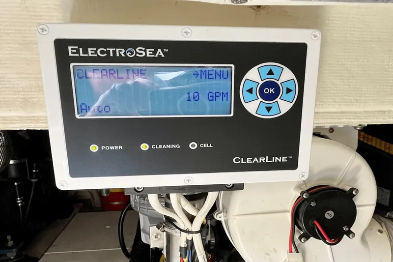 Slide: The Image of Galeon 430 HTC 2018 - 45