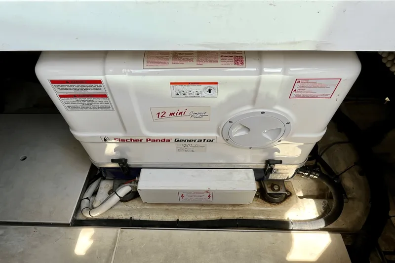 Slide: The Image of Galeon 430 HTC 2018 - 49