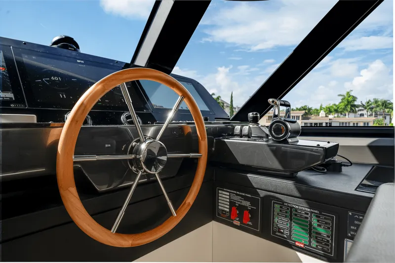 Slide: The Image of Azimut Magellano 25M 2026 - 102