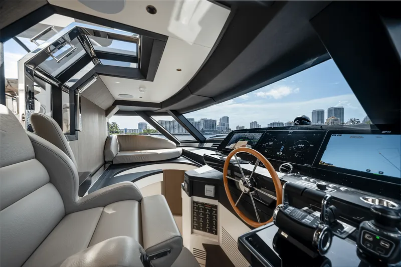 Slide: The Image of Azimut Magellano 25M 2026 - 108