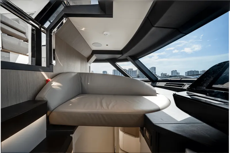 Slide: The Image of Azimut Magellano 25M 2026 - 109