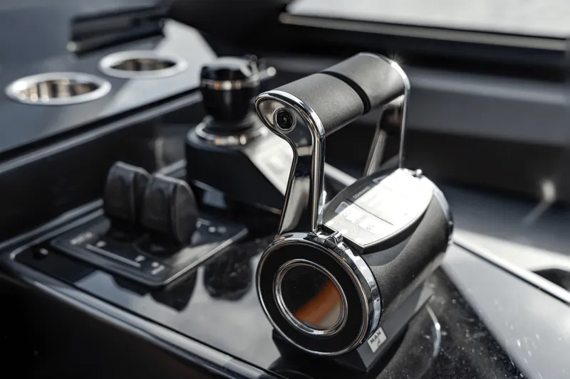 Slide: The Image of Azimut Magellano 25M 2026 - 112